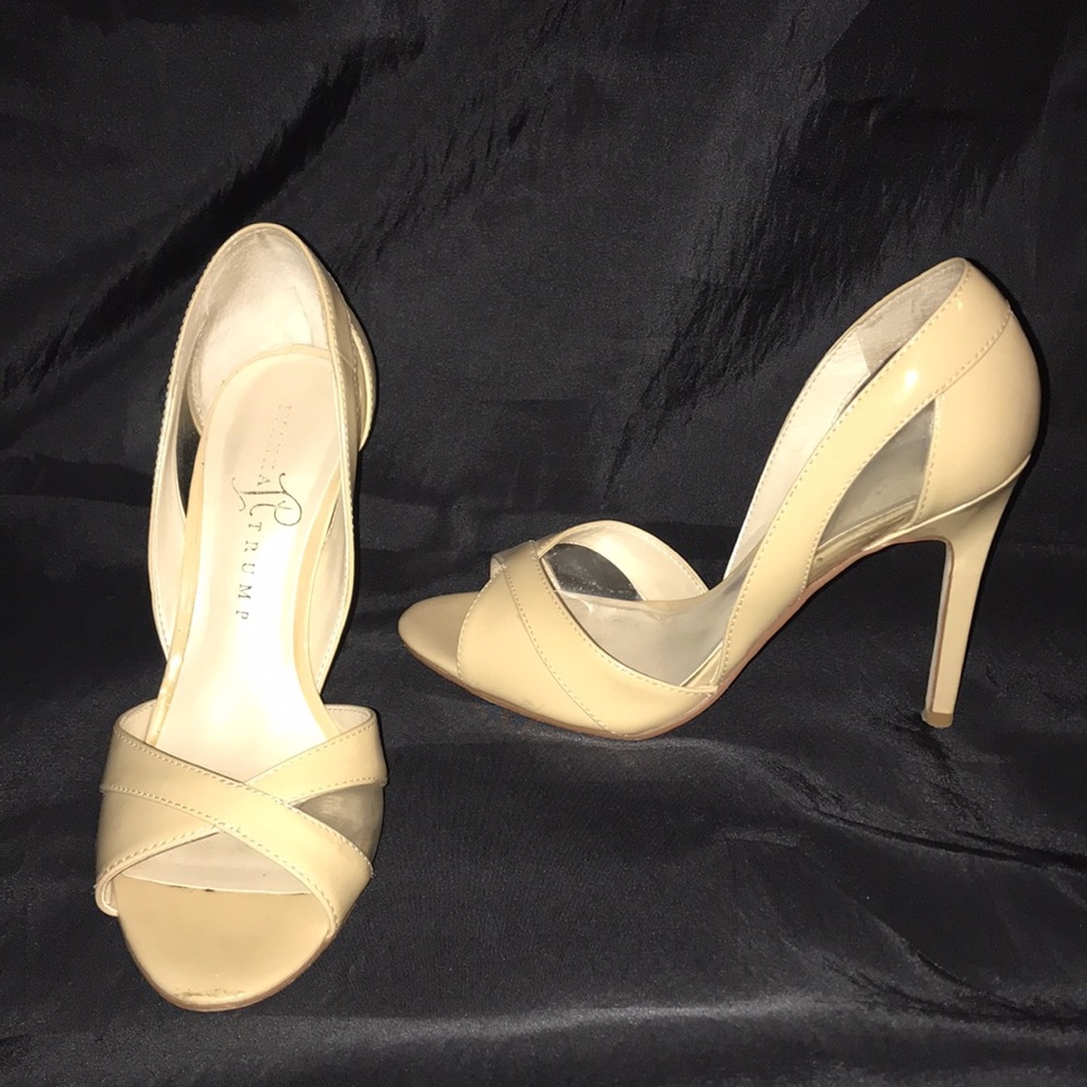 Ivanka Trump High heels.  Size 7.. 3-4 inches